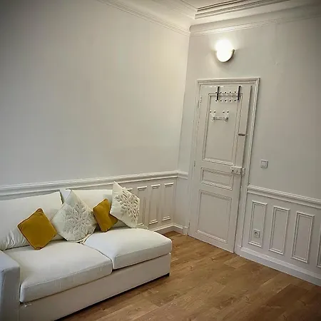 Apartament Paris City-le Raincy - Facing Station - 4 To 8 Pers Le Raincy