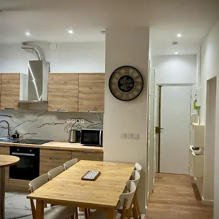 Apartament Paris City-le Raincy - Facing Station - 4 To 8 Pers Le Raincy